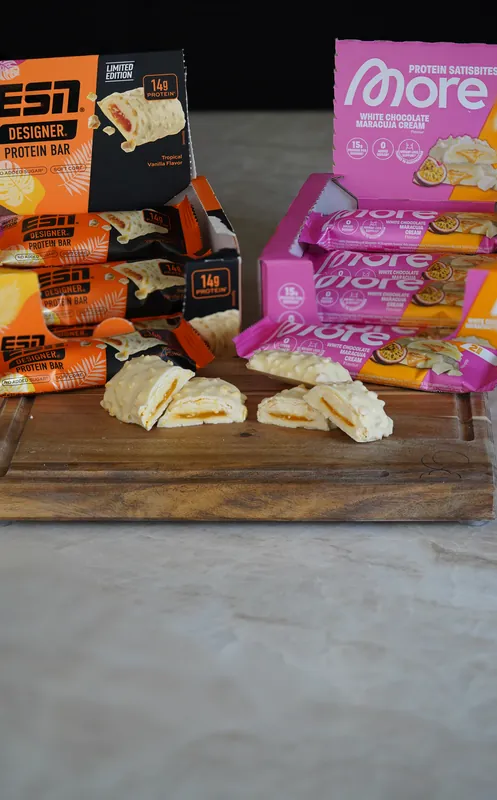 More Protein Satisbites – White Chocolate Maracuja Cream, en comparaison, coupées